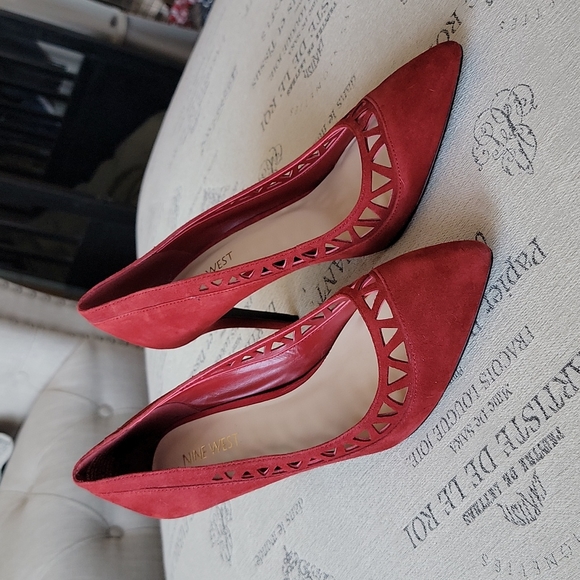 Nine West red leather upper heels - Picture 2 of 14